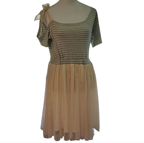 ✨ NWT Anthropologie A’reve Cream Striped Tulle Dress – Size Large ✨ - Picture 1 of 5